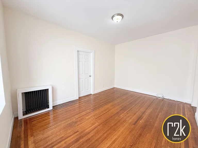 20-75 38th St #4D — Photo 10