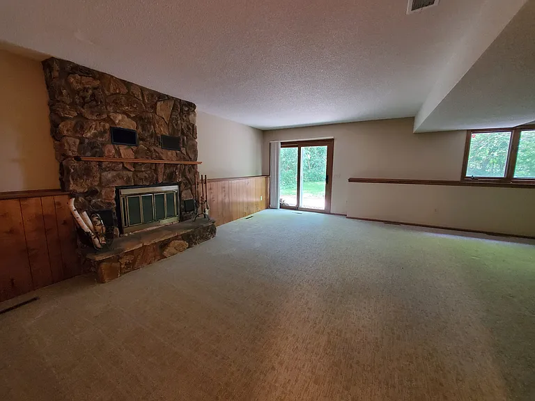 2517 Cedar Hills Dr — Photo 16