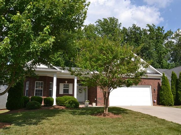 2nd image of 5004 Lake Laurel Ct