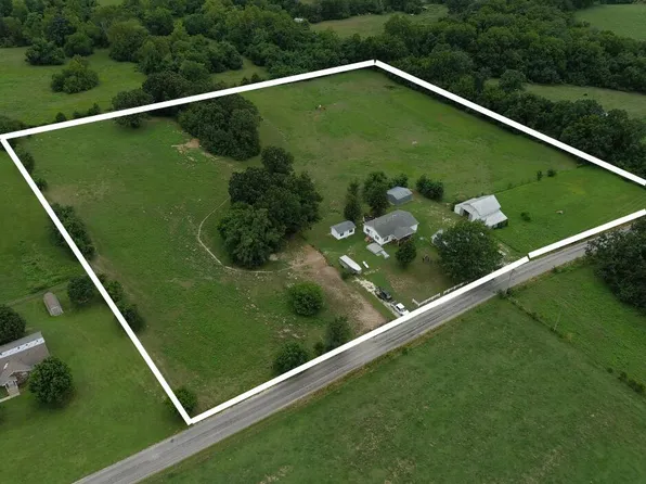 1176 E 418th Road, Bolivar, MO 65613