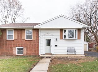 1340 Post Rd, Aurora, IL 60506