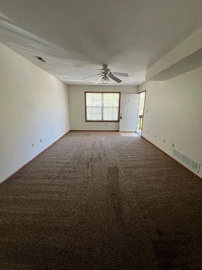 1002 Juniper Ct #B — Photo 2