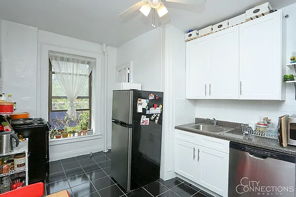 Rented by City Connections Realty | media 29