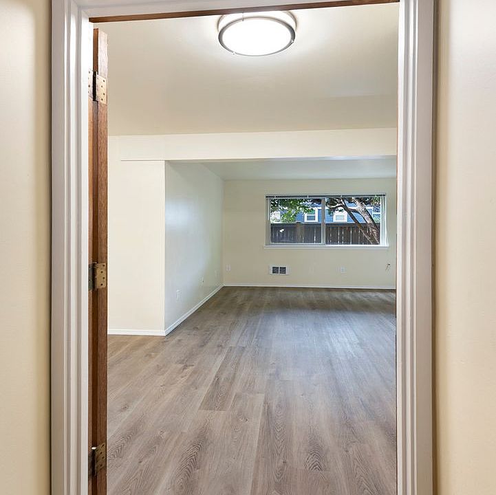 BAN Banbury Arms Apartments 1000 E Aloha St Seattle WA Zillow