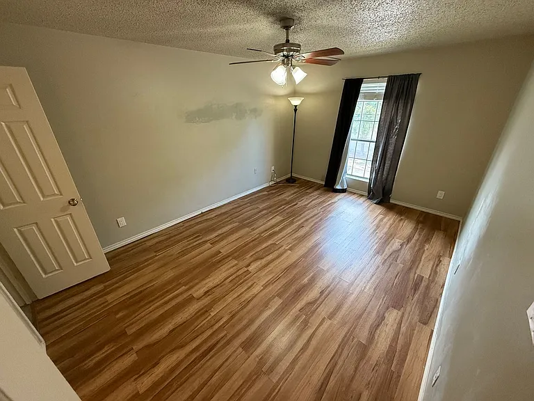 2401 Leon St #209 — Photo 6