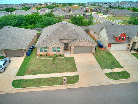 4th image of 14404 Natural Falls Way