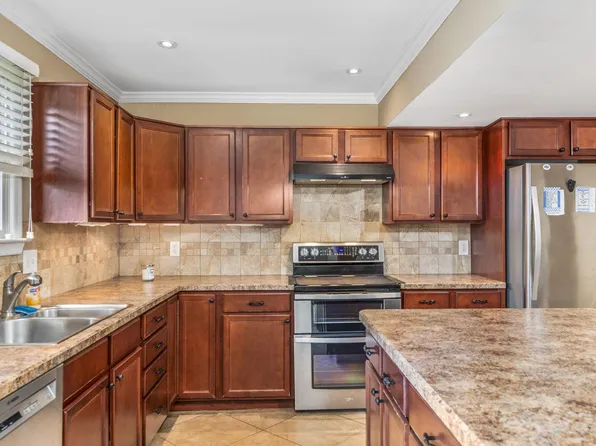 782 Hill Ave, Aston, PA 19014