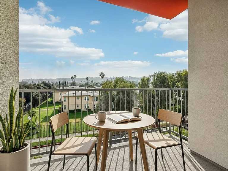 Cloud Nine Luxury Apartments — Photo 22