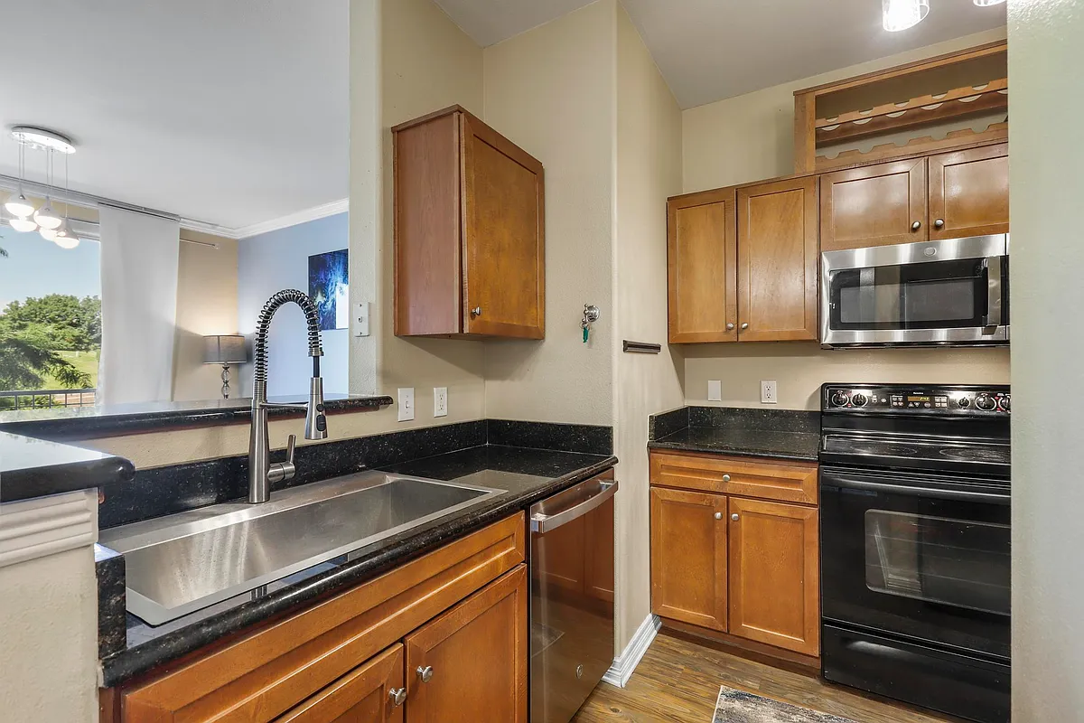Building Photo - 330 Las Colinas Blvd #232