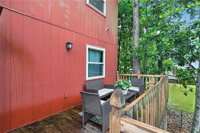 18285 Cusachs Dr — Photo 14