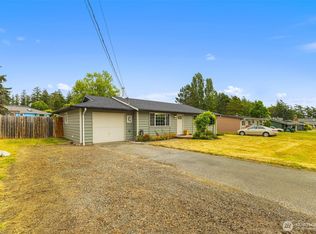 822 Walker Ave, Oak Harbor, WA 98277