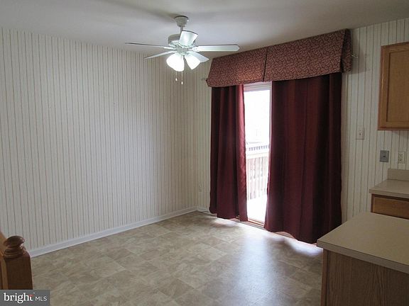 5th image of 13 N Bellwoode Dr