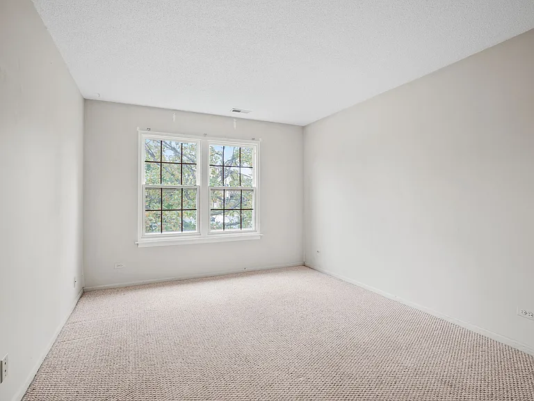 216 Stoneybrook Ln #2C — Photo 10