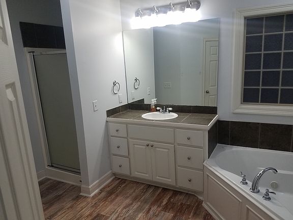 5th image of 106 Lynwood Ct