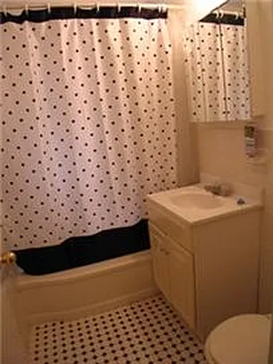 Sold by R New York | media 9