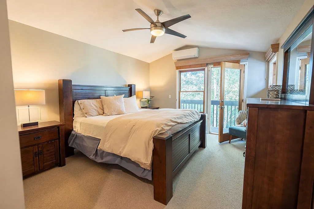 2 bed, 1596 sqft, $4,500 — Photo 3