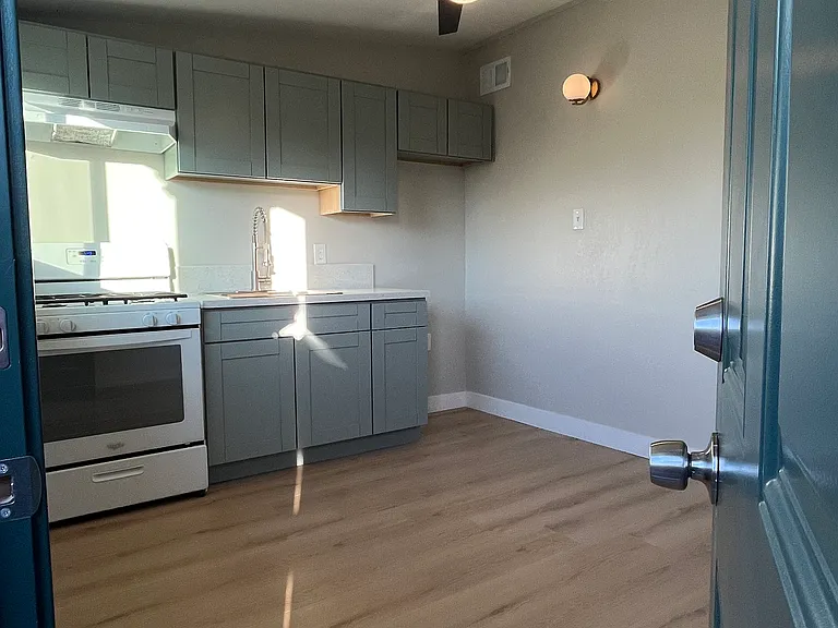 3557 McKenzie St — Photo 5