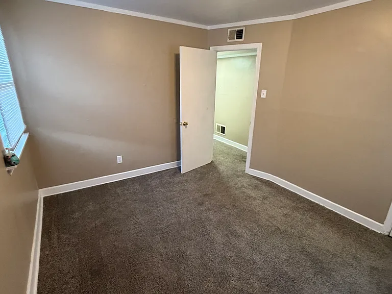 3757 Henry Ave — Photo 11
