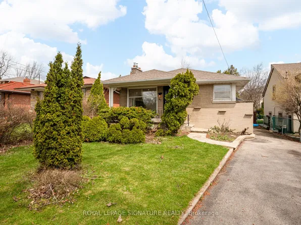 47 Tremont Rd, Toronto, ON M9B 3X3