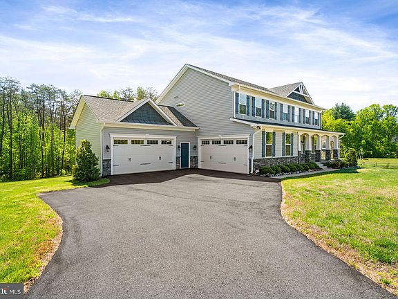 2nd image of 24 Avalon Ln