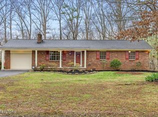 861 Forest Heights Cir, Lenoir City, TN 37772