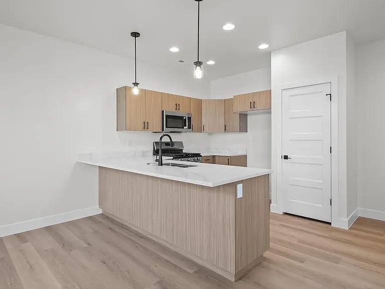 2305 E Kiabito Ln — Photo 7
