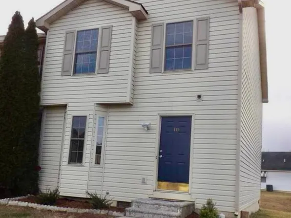 10 Ephesians Ct, Inwood, WV 25428