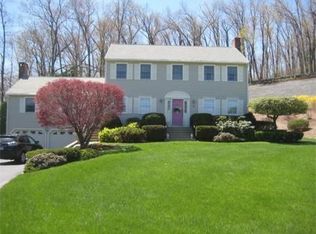 7 Benjamin Cir, Shrewsbury, MA 01545