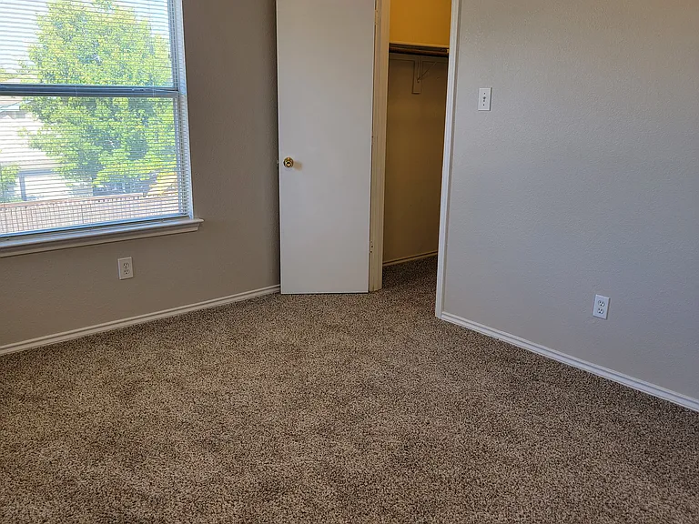 6001 Fenwick Ln — Photo 13