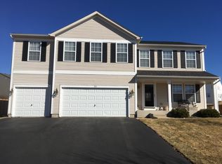 313 Briarwood Dr, Poplar Grove, IL 61065