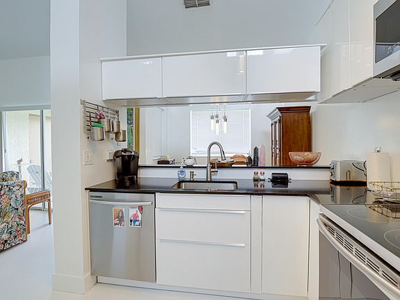 4th image of 6203 Glenmoor Drive