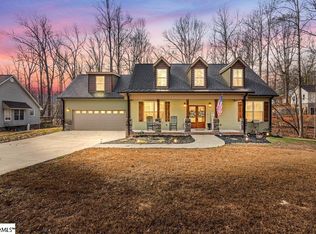 210 Moss Ln, Landrum, SC 29356