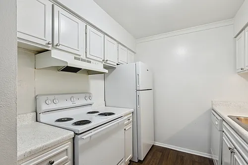 Fairway Club Apartments Photo 1