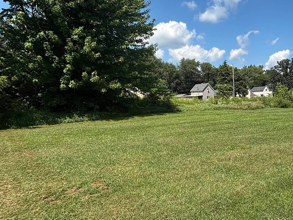 2nd image of 512 Commercial St