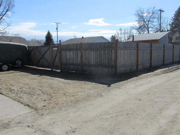 201 Railway AVENUE, White Fox, SK S0J 3B0