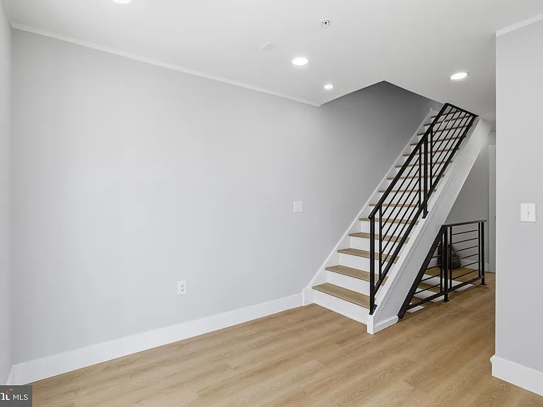 1511 W Flora St — Photo 24