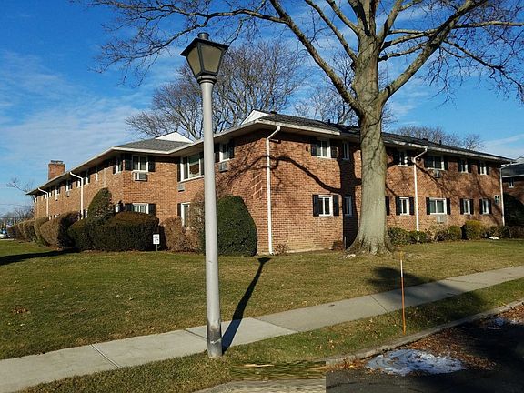 3rd image of 31 Edmunton Dr APT E12