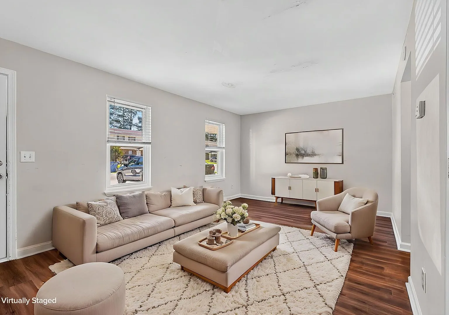 Convenient Living in Windsor Hill — Photo 1