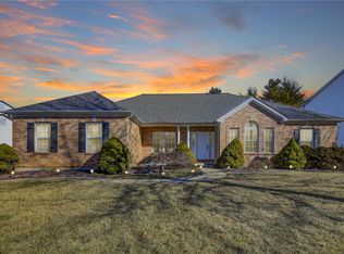 101 Woodcliffe Place Dr, Chesterfield, MO 63005