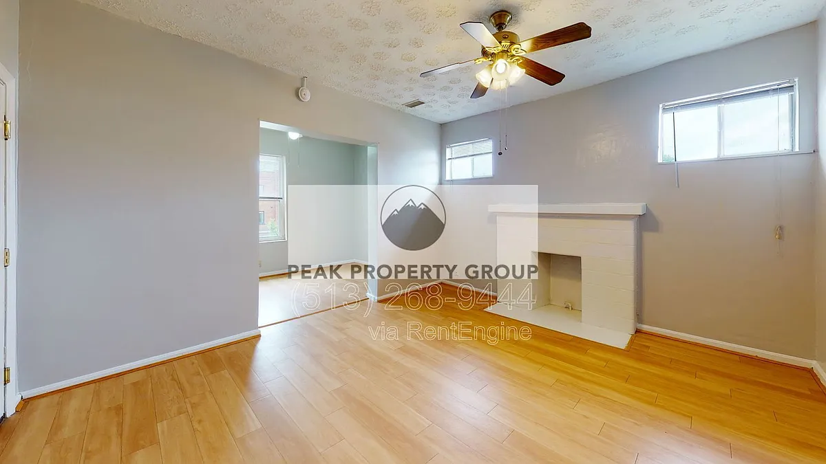Building Photo - 2610 Woodburn Ave #1