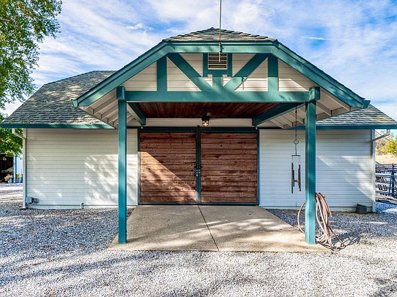 3rd image of 12818 Classic Meadow Pl