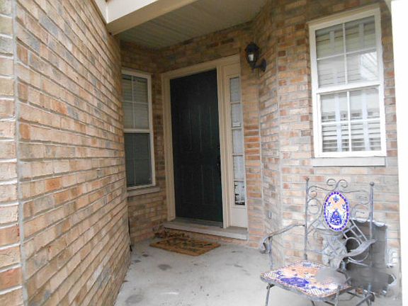 2nd image of 879 McKenzie Station Dr