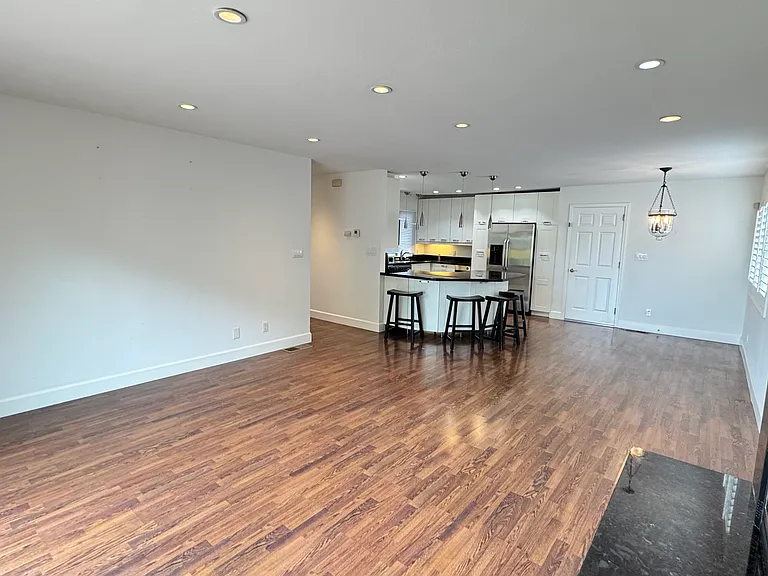 1134 Manzanita Dr — Photo 7