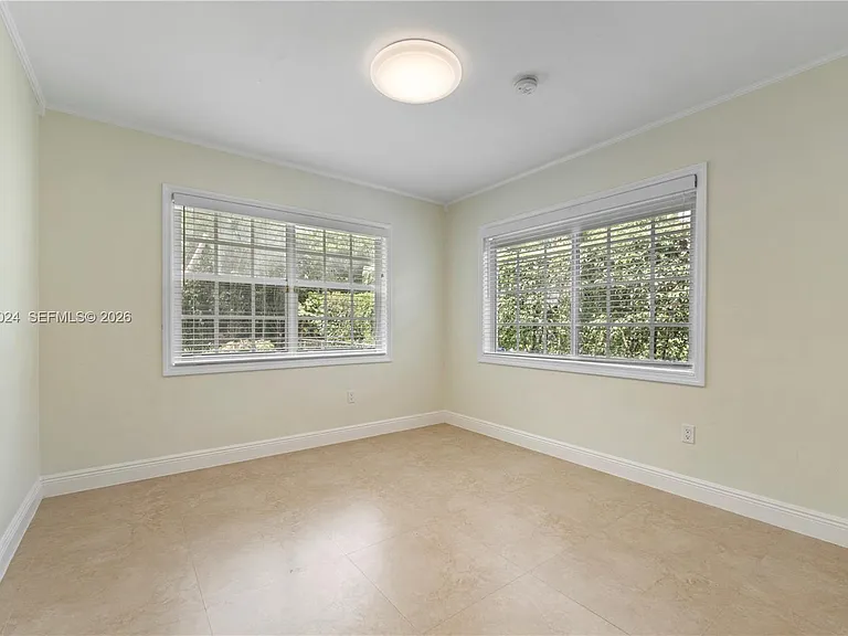 516 Gerona Ave — Photo 15