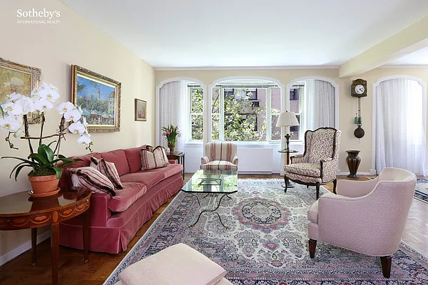 Sold by Sotheby's International Realty | media 9