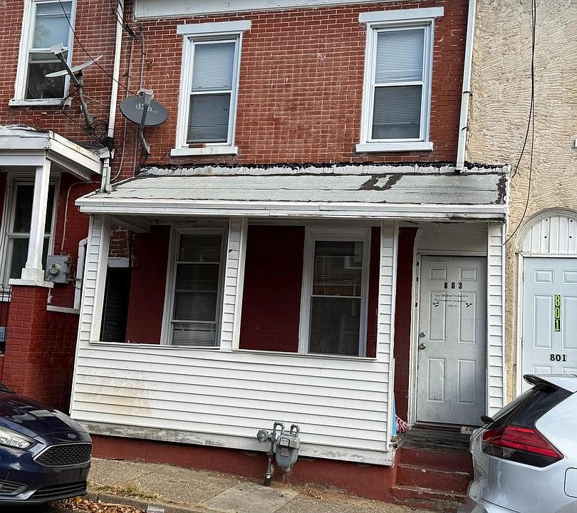 1st image of 803 W 7th St