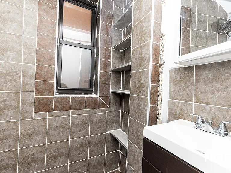 383 S 3rd St #1C — Photo 8