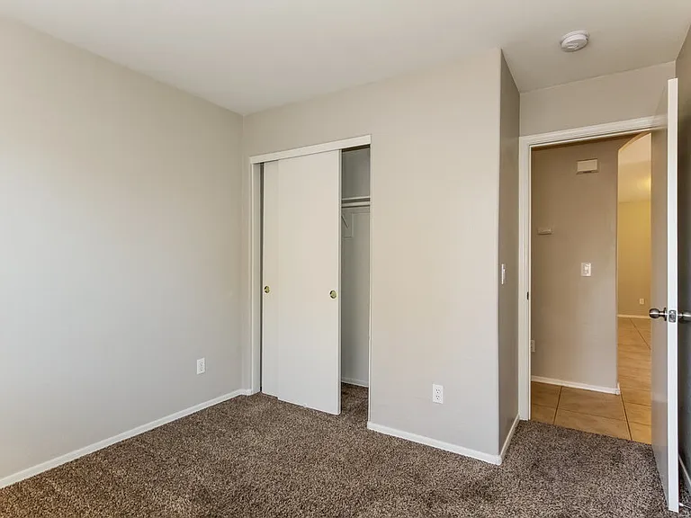 11005 W Frier Dr — Photo 13