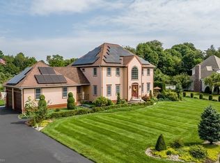 27 Peach Blossom Rd, Acushnet, MA 02743