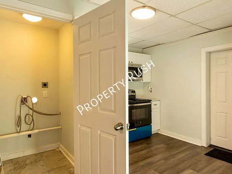 2290 Malibu Dr SE #B — Photo 10